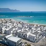 Luxury Penthouse With Balcony In Eden On The Bay